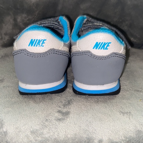 Nike Toddler Sneakers Size 4c - Picture 5 of 8